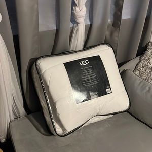 UGG Full/Queen size comforter